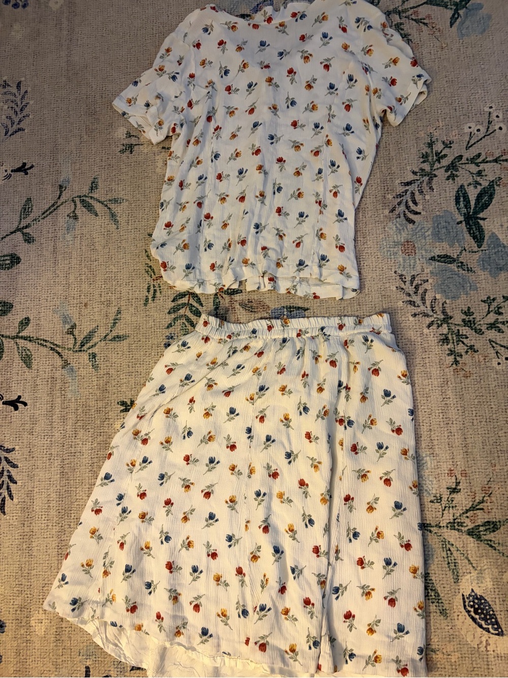 Chaus vintage 2-piece floral skirt and top set